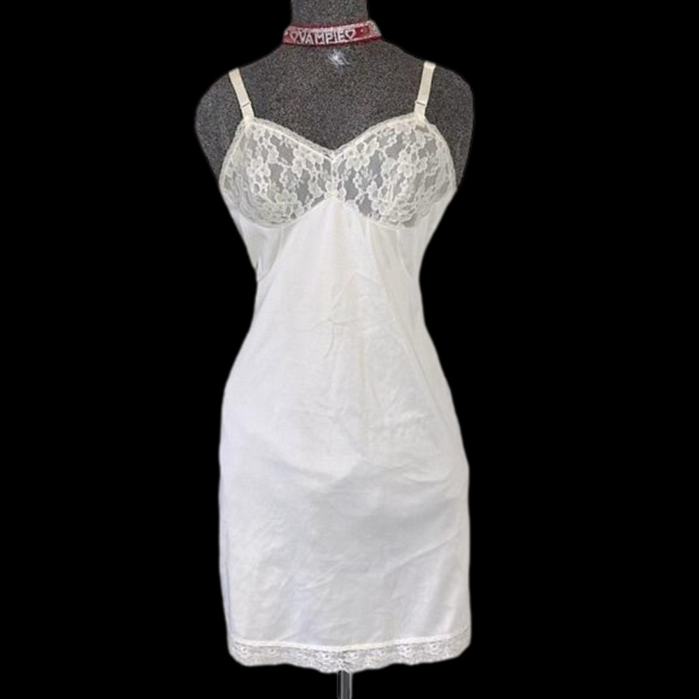 Vintage Sears The Doesn’t Slip Short Slip Dress 60s Nylon Anti-Cling Lingerie 32